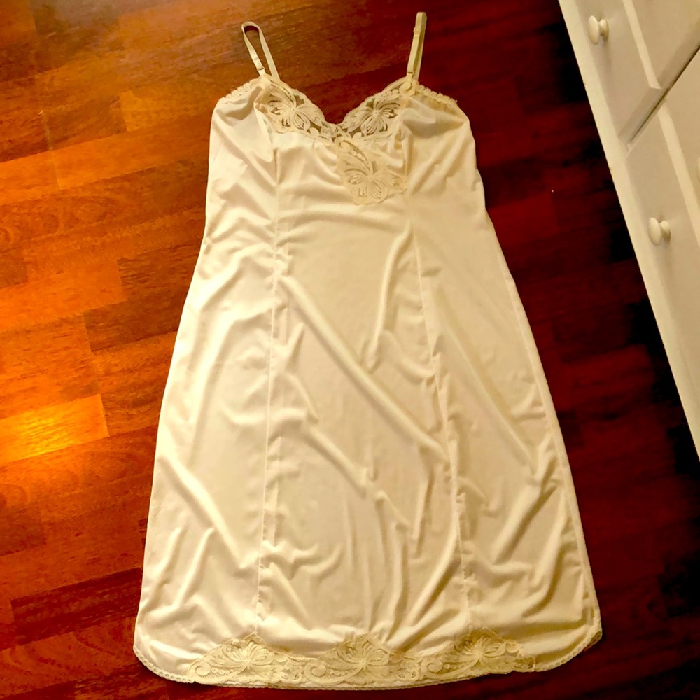 Vintage “Wondermaid” Ecru Nylon Full Slip Size 36 Gem